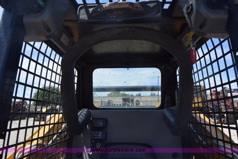 image for item CB9371 2012 Caterpillar 242B3 skid steer