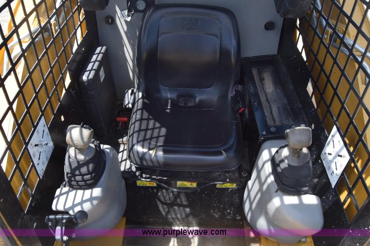 image for item CB9371 2012 Caterpillar 242B3 skid steer