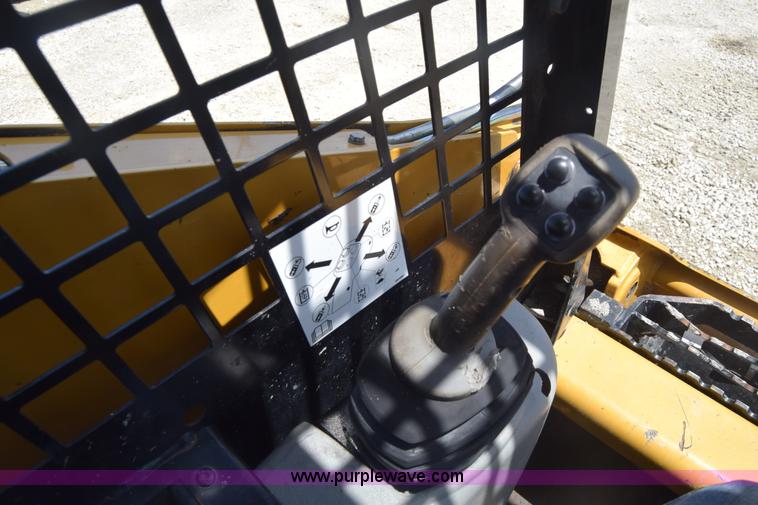 image for item CB9371 2012 Caterpillar 242B3 skid steer
