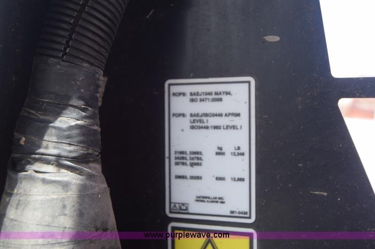 image for item CB9371 2012 Caterpillar 242B3 skid steer