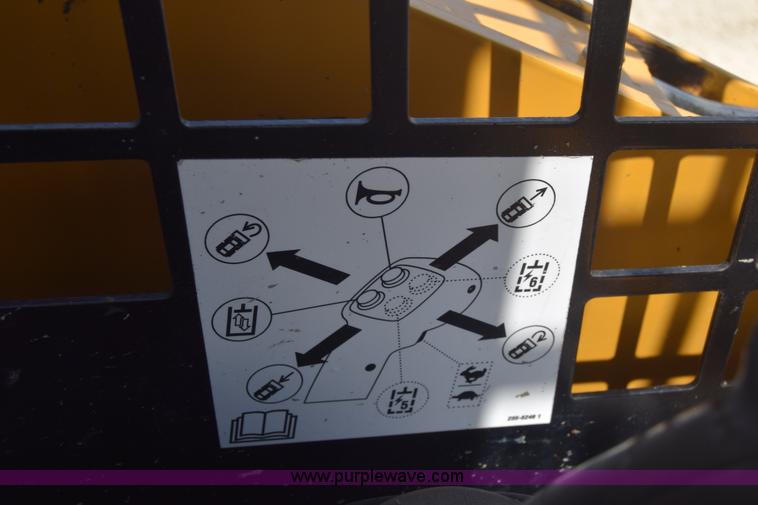 image for item CB9371 2012 Caterpillar 242B3 skid steer