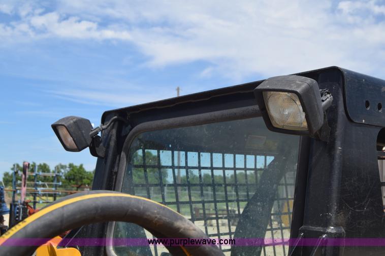 image for item CB9371 2012 Caterpillar 242B3 skid steer