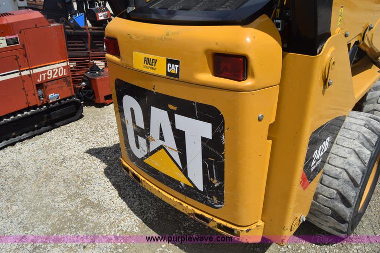 image for item CB9371 2012 Caterpillar 242B3 skid steer
