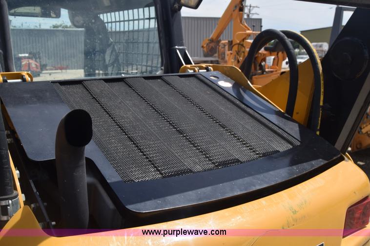 image for item CB9371 2012 Caterpillar 242B3 skid steer