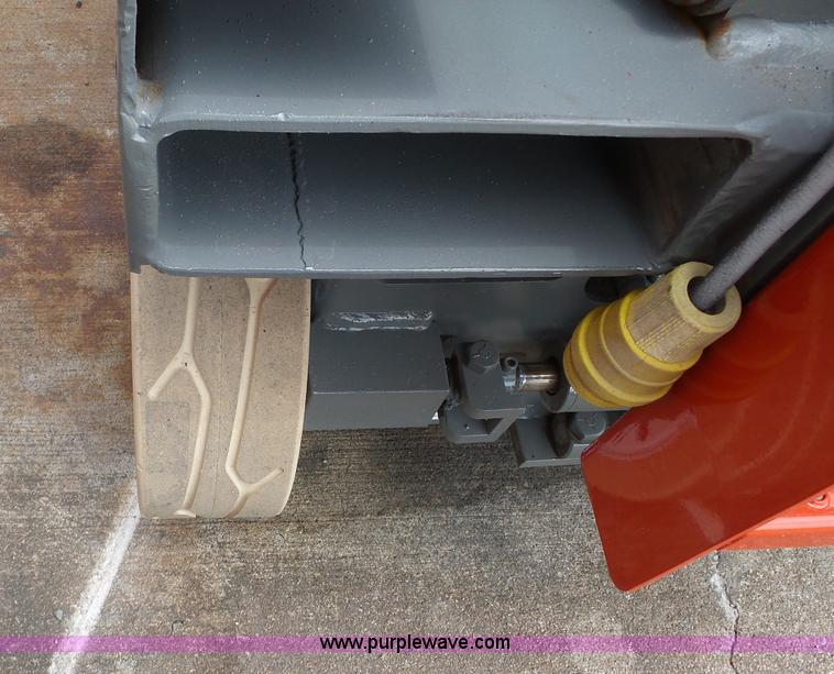 image for item CD9503 1997 Skyjack 3219 scissor lift