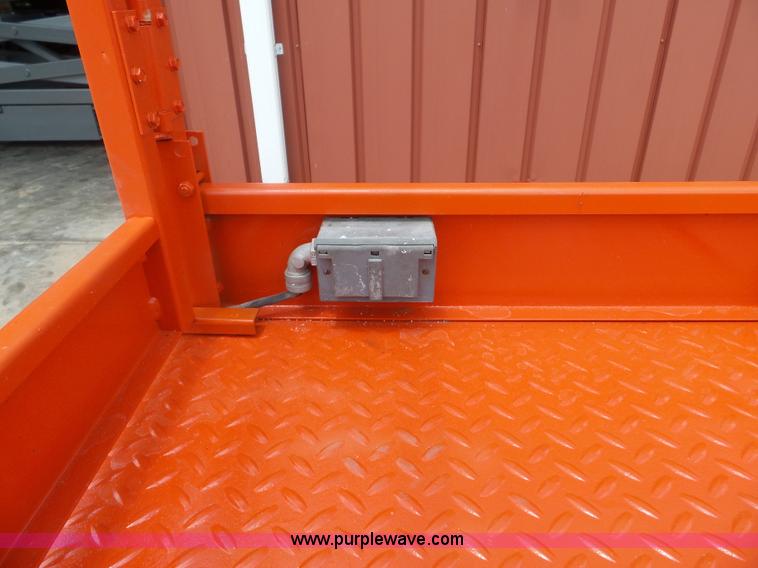 image for item CD9503 1997 Skyjack 3219 scissor lift