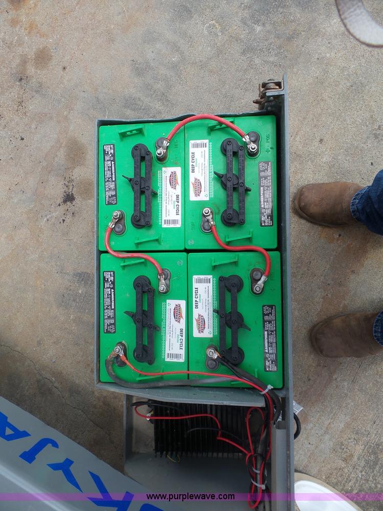 image for item CD9503 1997 Skyjack 3219 scissor lift