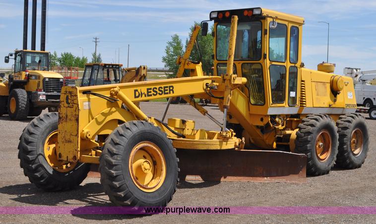 image for item G7423 1987 Dresser A500E motor grader