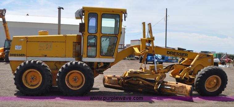 image for item G7423 1987 Dresser A500E motor grader