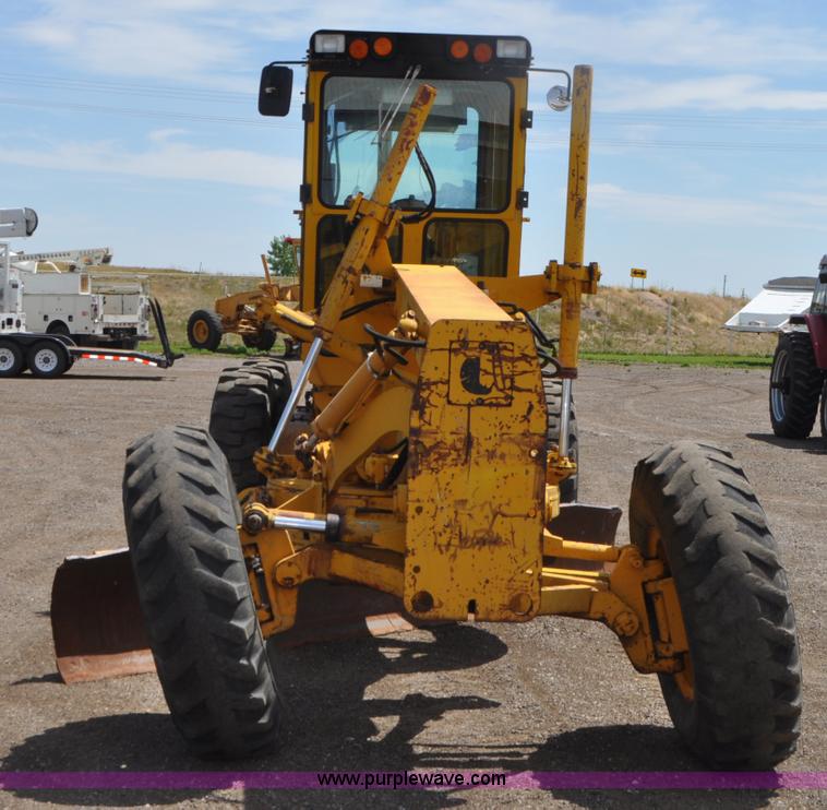 image for item G7423 1987 Dresser A500E motor grader