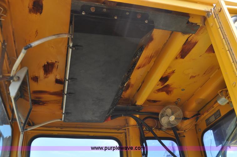 image for item G7423 1987 Dresser A500E motor grader