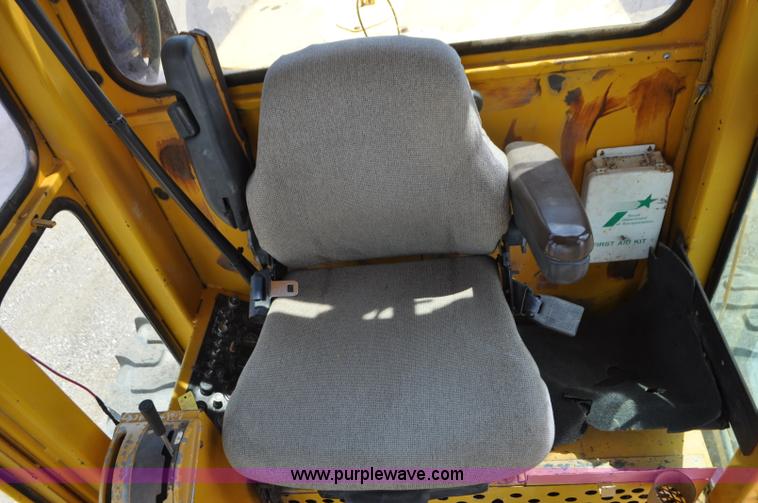 image for item G7423 1987 Dresser A500E motor grader