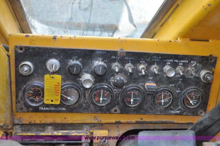 image for item G7423 1987 Dresser A500E motor grader