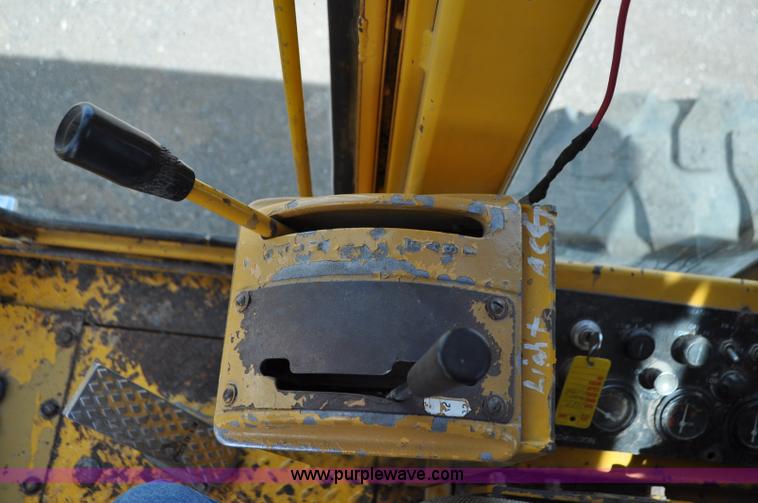 image for item G7423 1987 Dresser A500E motor grader