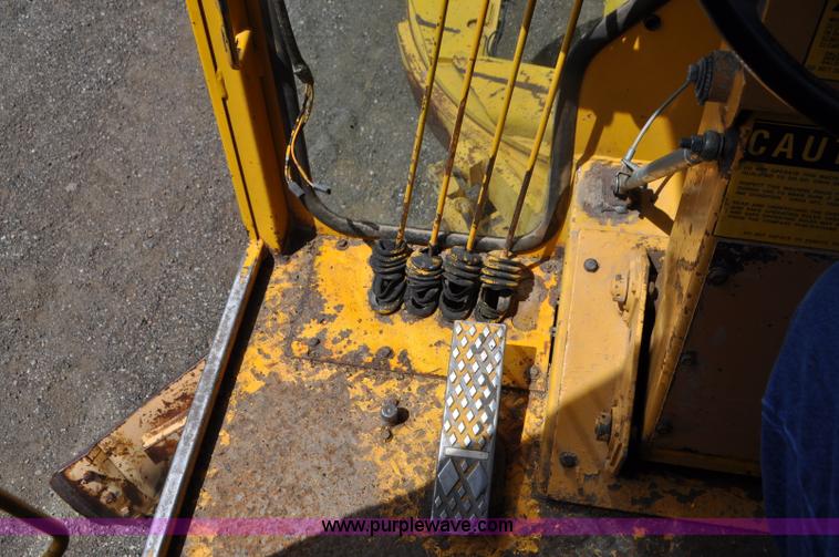 image for item G7423 1987 Dresser A500E motor grader