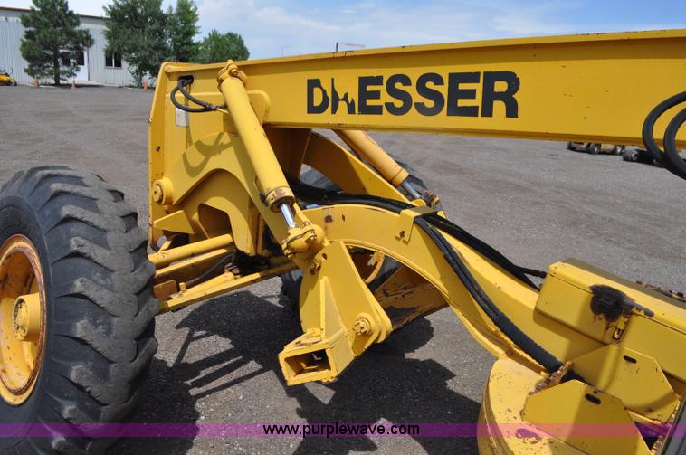 image for item G7423 1987 Dresser A500E motor grader