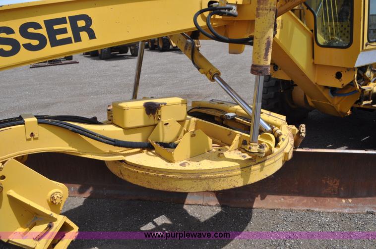 image for item G7423 1987 Dresser A500E motor grader