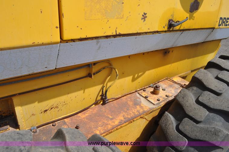 image for item G7423 1987 Dresser A500E motor grader
