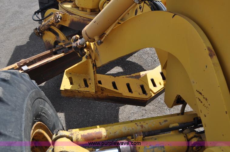 image for item G7423 1987 Dresser A500E motor grader