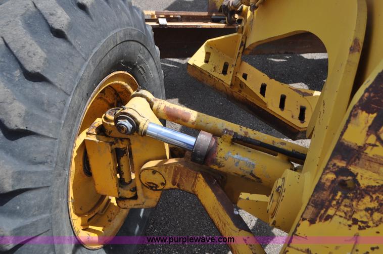 image for item G7423 1987 Dresser A500E motor grader