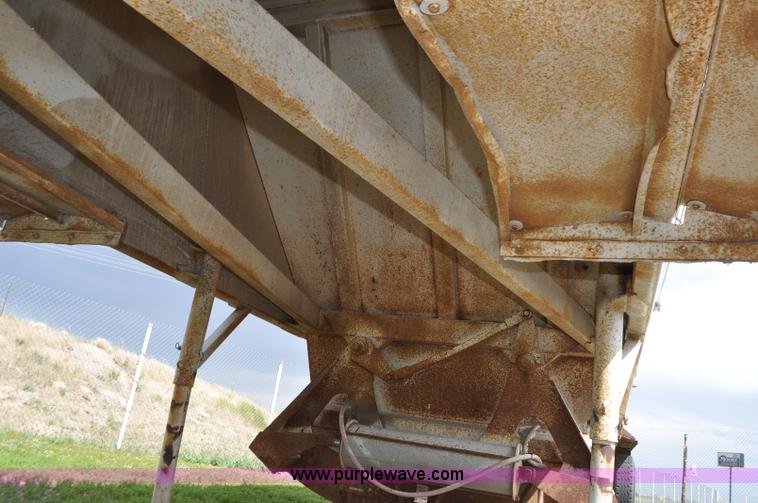 image for item G7426 1994 Ranch bottom dump trailer