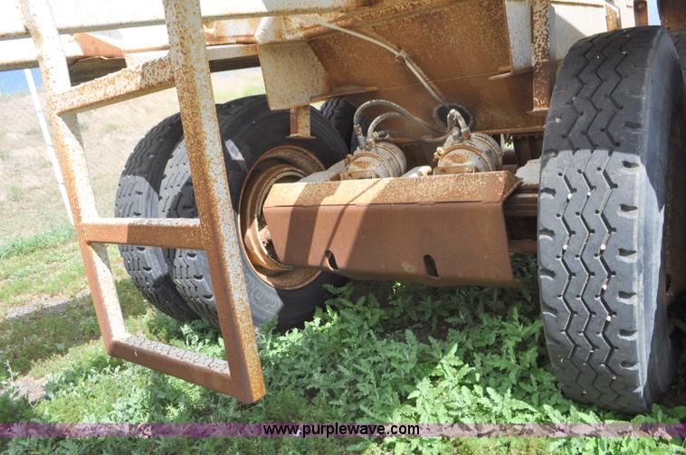 image for item G7426 1994 Ranch bottom dump trailer