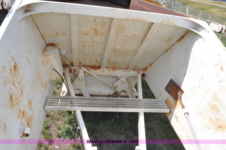 image for item G7426 1994 Ranch bottom dump trailer