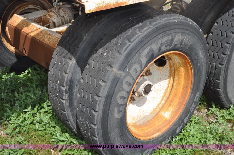 image for item G7426 1994 Ranch bottom dump trailer