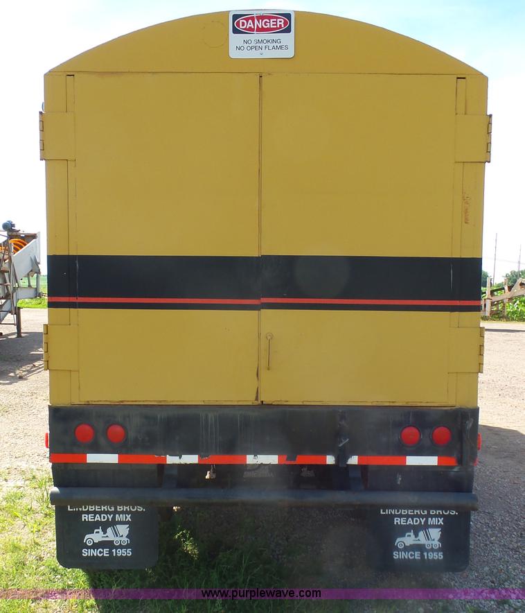 image for item J5487 1993 Caterpillar generator