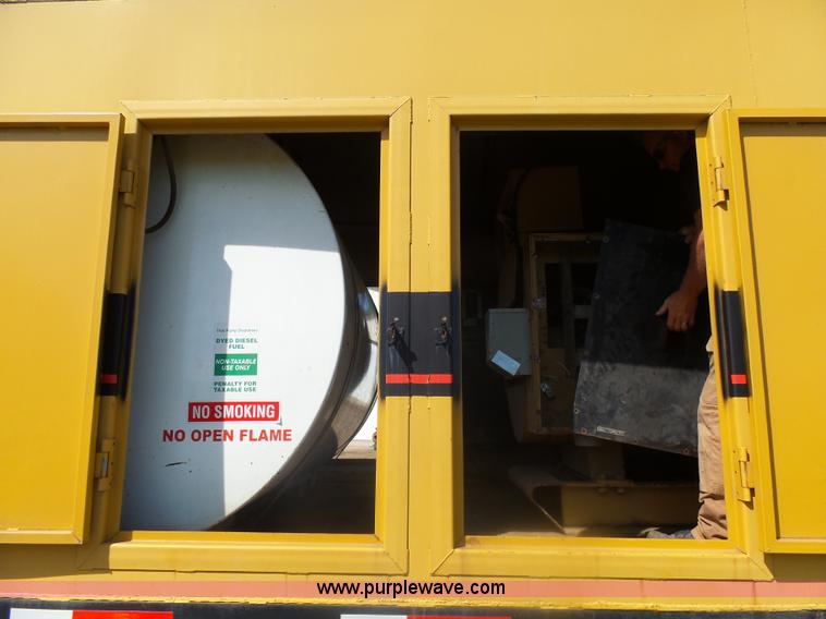 image for item J5487 1993 Caterpillar generator