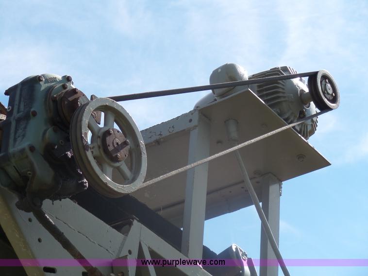 image for item J5489 Stacking conveyor