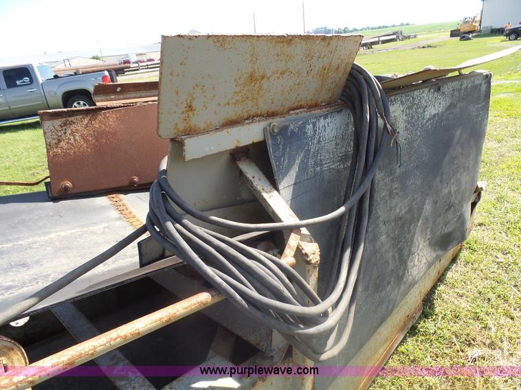 image for item J5489 Stacking conveyor