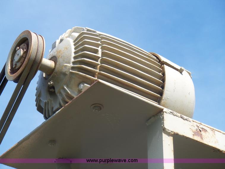 image for item J5489 Stacking conveyor