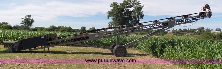 image for item J5490 Stacking conveyor