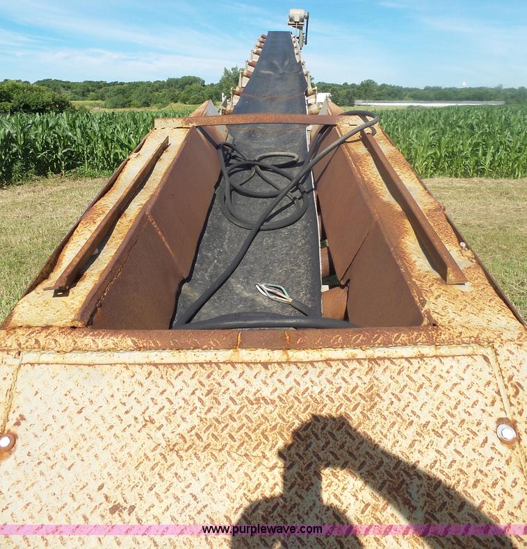 image for item J5490 Stacking conveyor