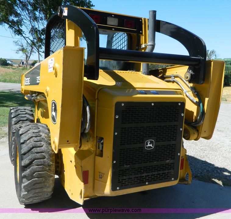 image for item J8873 2008 John Deere 325 skid steer