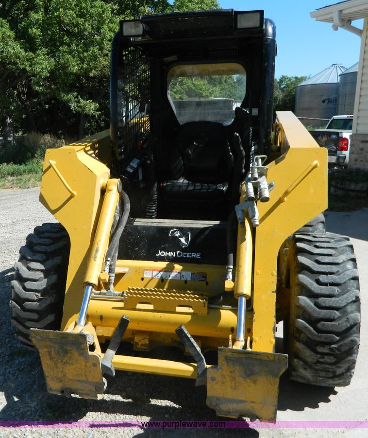image for item J8873 2008 John Deere 325 skid steer
