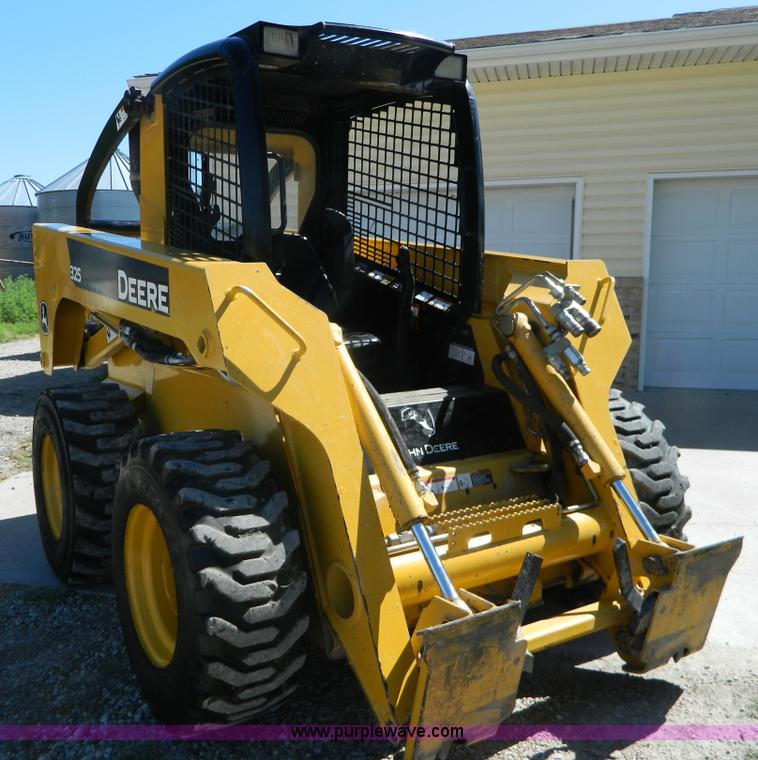 image for item J8873 2008 John Deere 325 skid steer