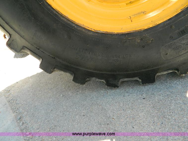 image for item J8873 2008 John Deere 325 skid steer