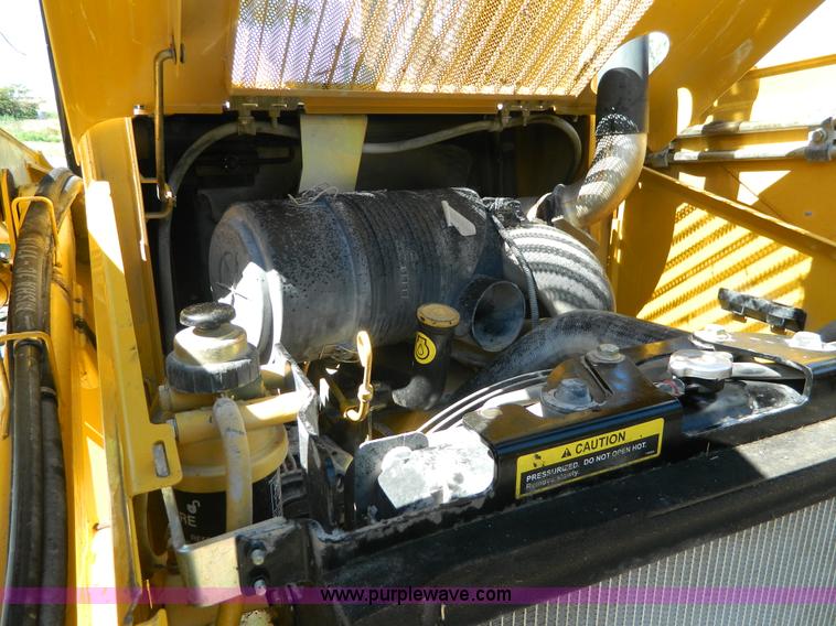 image for item J8873 2008 John Deere 325 skid steer