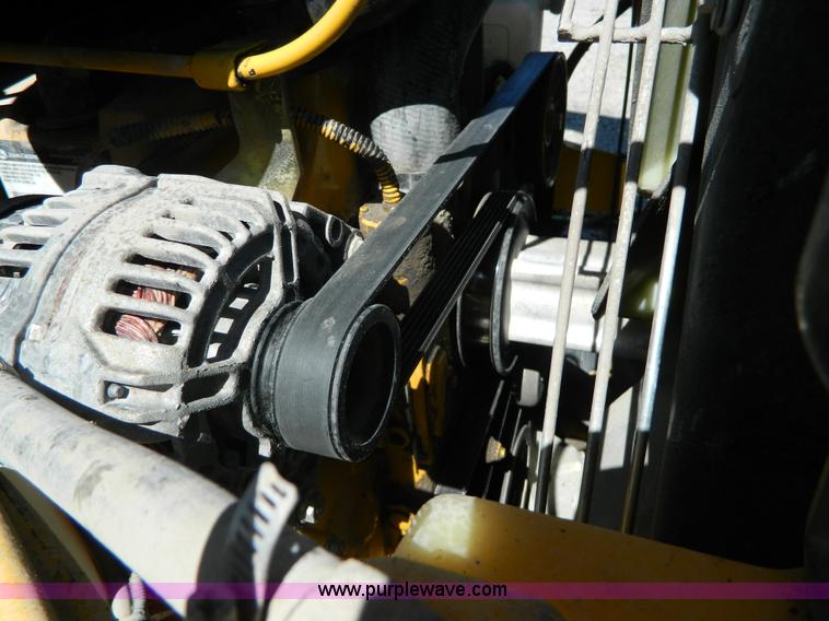 image for item J8873 2008 John Deere 325 skid steer