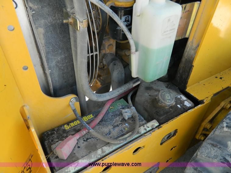 image for item J8873 2008 John Deere 325 skid steer