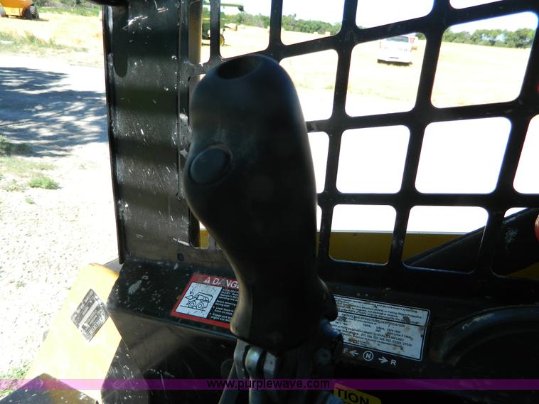 image for item J8873 2008 John Deere 325 skid steer