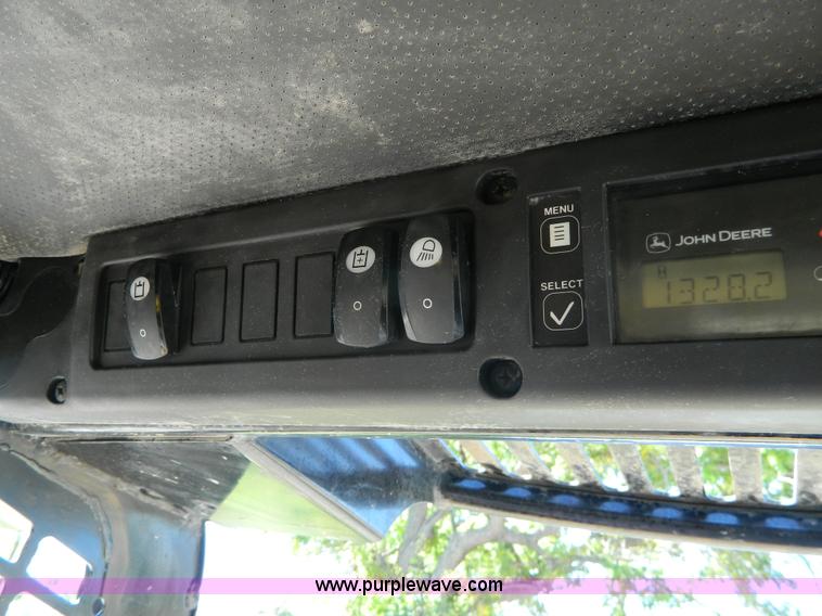 image for item J8873 2008 John Deere 325 skid steer