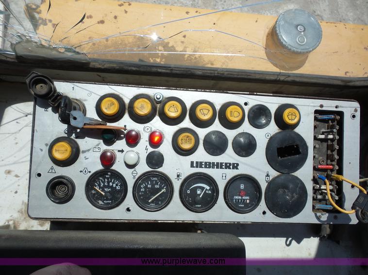 image for item K1722 1994 Liebherr LR631C track loader