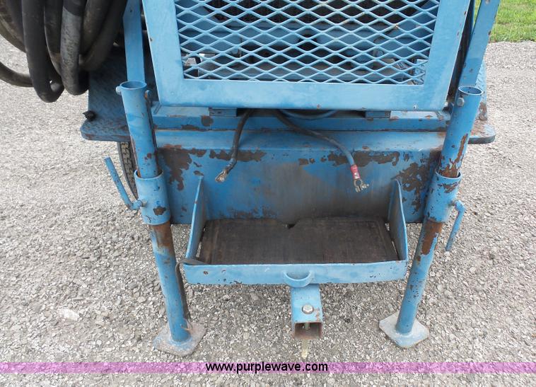 image for item K4674 Holland H-40-D271 pump