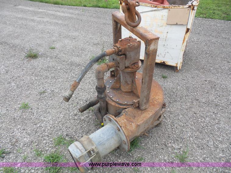 image for item K4674 Holland H-40-D271 pump