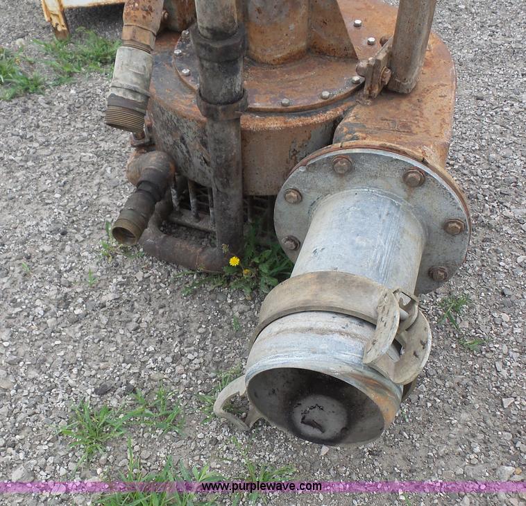 image for item K4674 Holland H-40-D271 pump