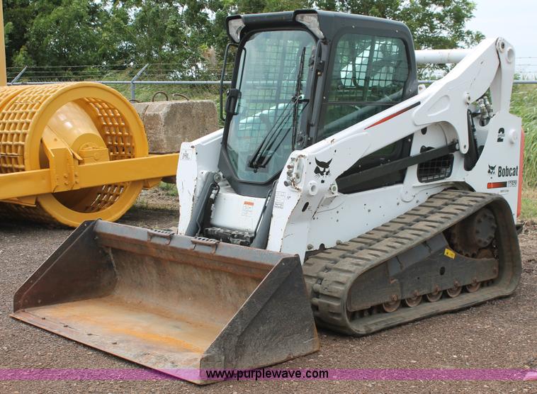image for item K8760 2013 Bobcat T750 skid steer