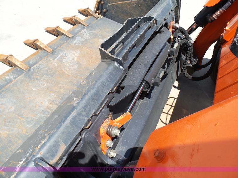 image for item K8762 2013 Kubota SVL75 skid steer